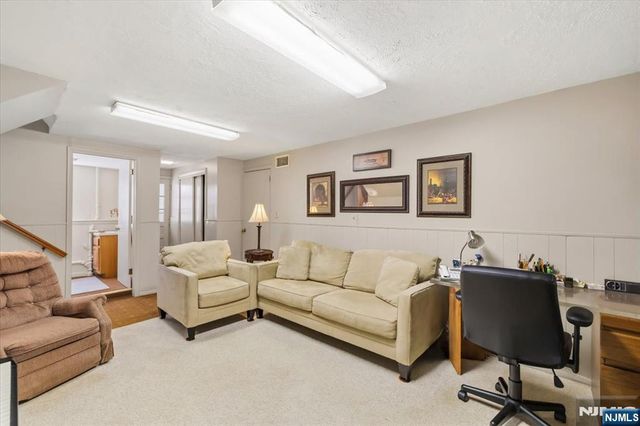 85 Page Drive, Oakland, NJ 07436
