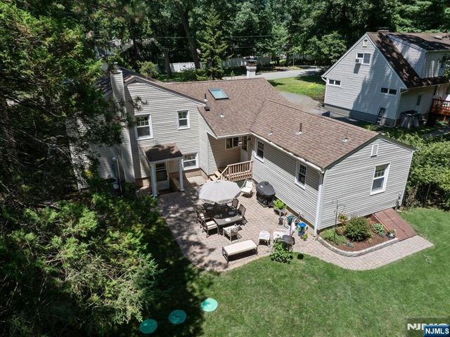 85 Page Drive, Oakland, NJ 07436