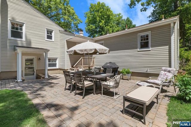 85 Page Drive, Oakland, NJ 07436