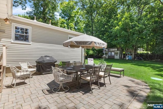 85 Page Drive, Oakland, NJ 07436