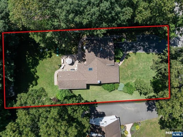 85 Page Drive, Oakland, NJ 07436