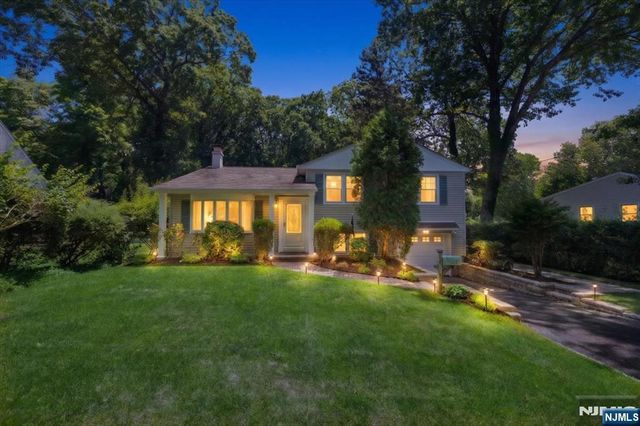 85 Page Drive, Oakland, NJ 07436
