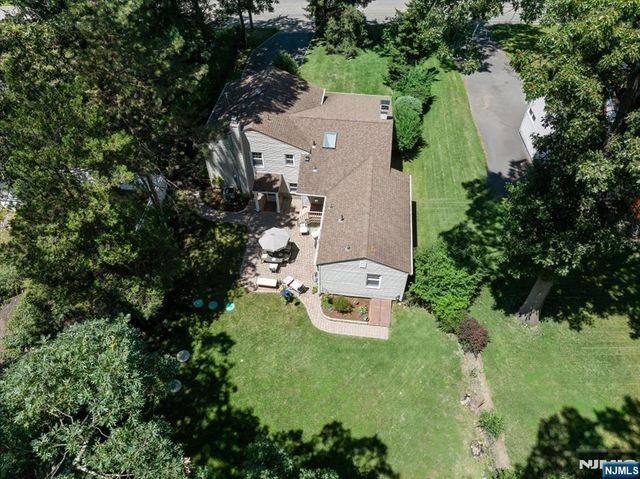 85 Page Drive, Oakland, NJ 07436