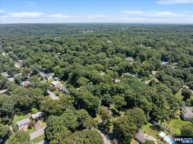 85 Page Drive, Oakland, NJ 07436