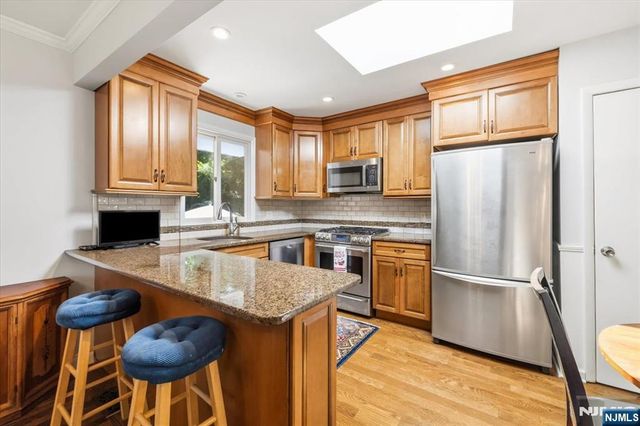 85 Page Drive, Oakland, NJ 07436