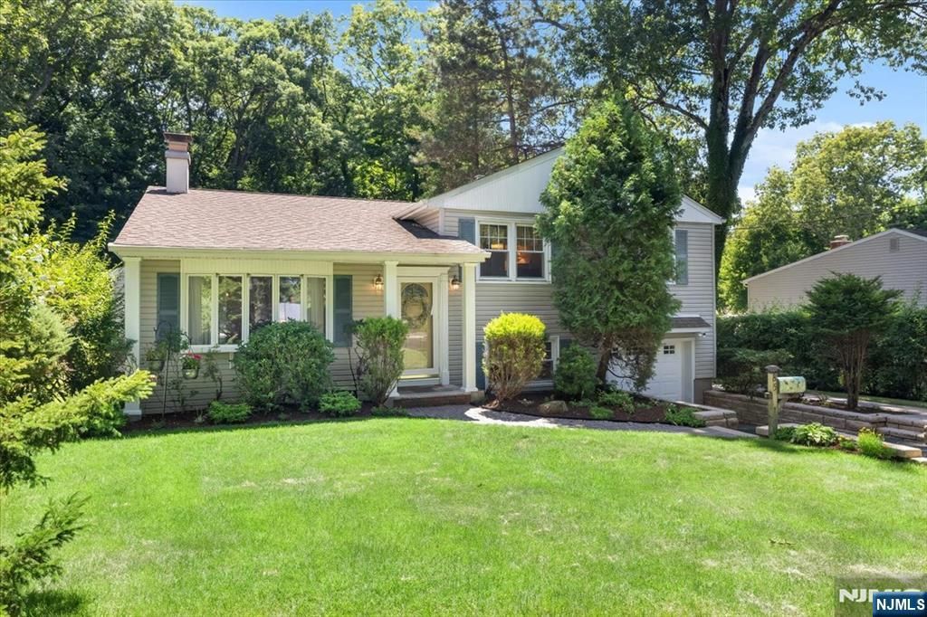 85 Page Drive, Oakland, NJ 07436