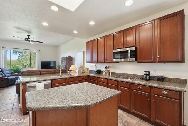 14061 E Copper Mesa Court, Vail, AZ 85641