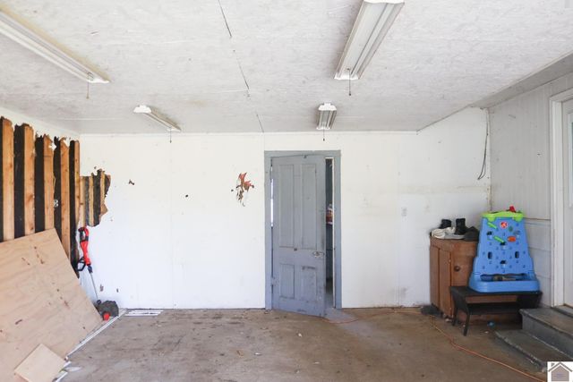 3235 State Route 80 W, Mayfield, KY 42066