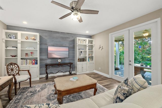 915 Saltwater Cir, St Augustine, FL 32080