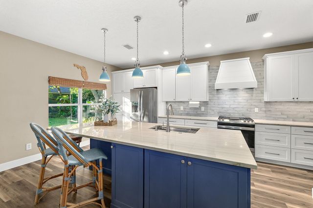 915 Saltwater Cir, St Augustine, FL 32080