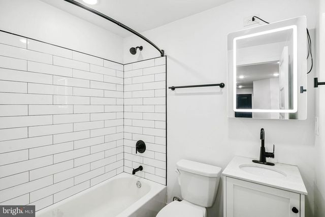 212 CATHARINE ST, Philadelphia, PA 19147