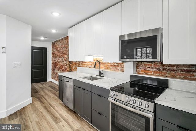 212 CATHARINE ST, Philadelphia, PA 19147