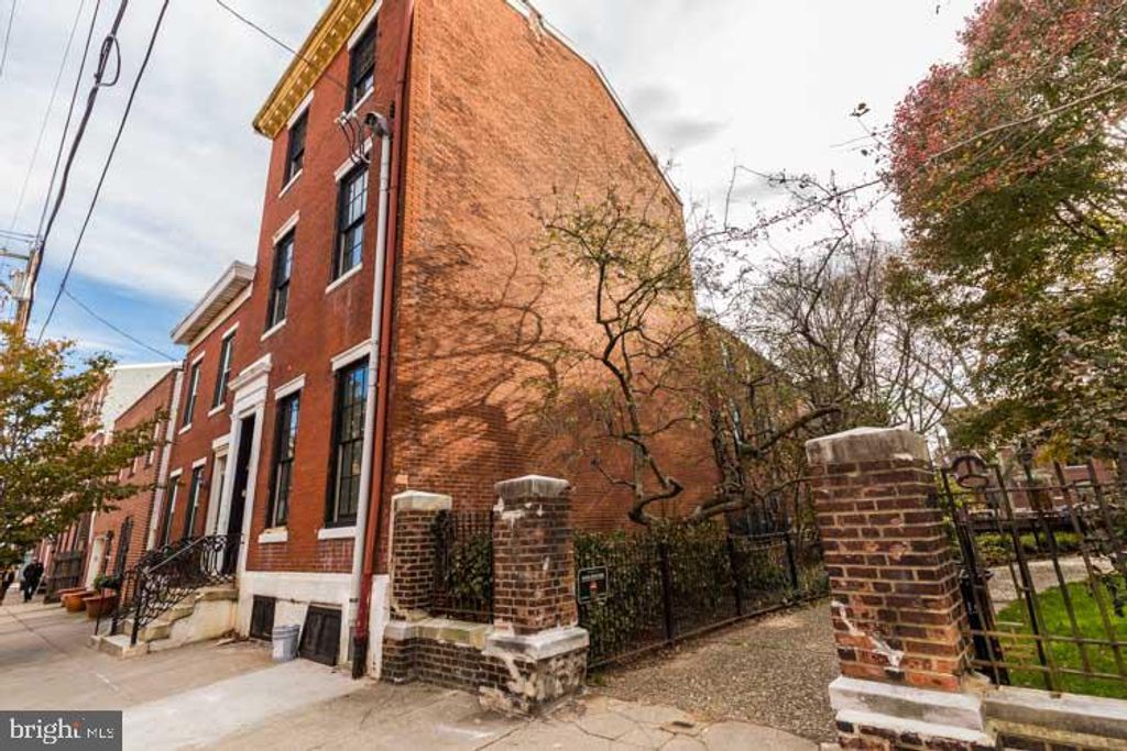 212 CATHARINE ST, Philadelphia, PA 19147