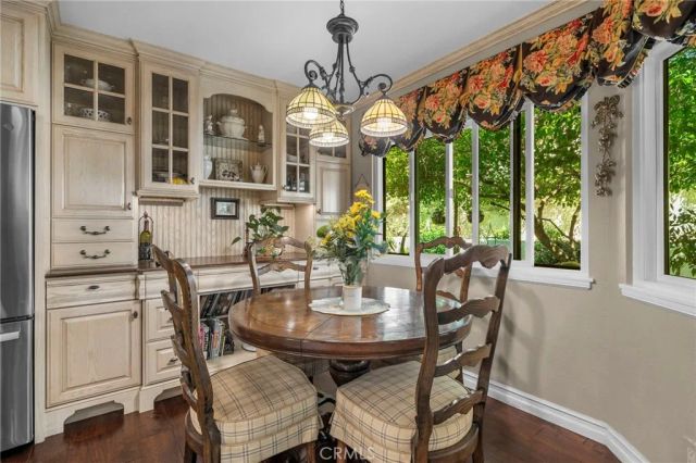 887 Via Maria, Upland, CA 91784