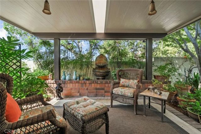 887 Via Maria, Upland, CA 91784