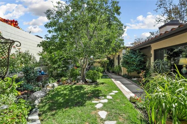 887 Via Maria, Upland, CA 91784
