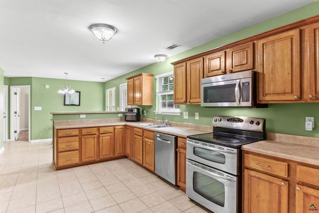 205 Olde Hickory Circle, Bonaire, GA 31005