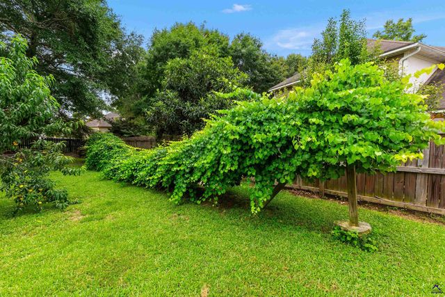 205 Olde Hickory Circle, Bonaire, GA 31005