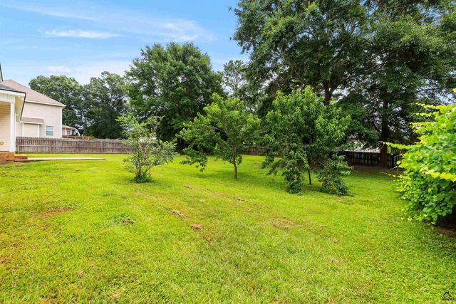205 Olde Hickory Circle, Bonaire, GA 31005