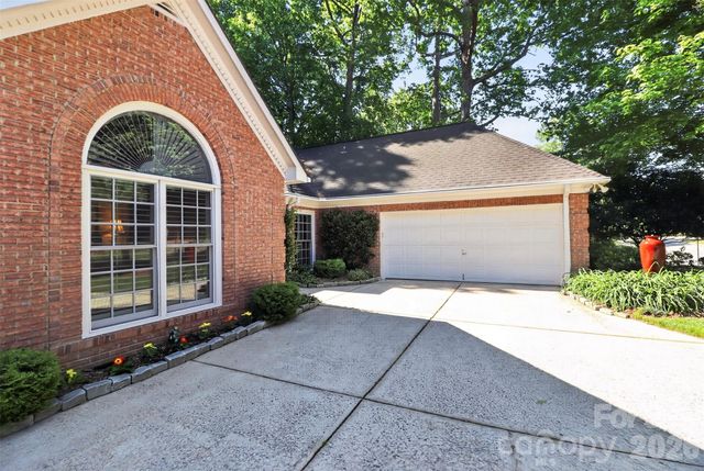 8902 Taunton Drive, Huntersville, NC 28078