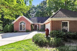 8902 Taunton Drive, Huntersville, NC 28078