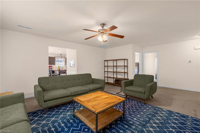 5703 Midstream Circle, Clemmons, NC 27012