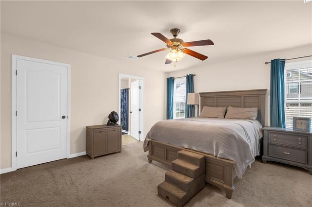 5703 Midstream Circle, Clemmons, NC 27012