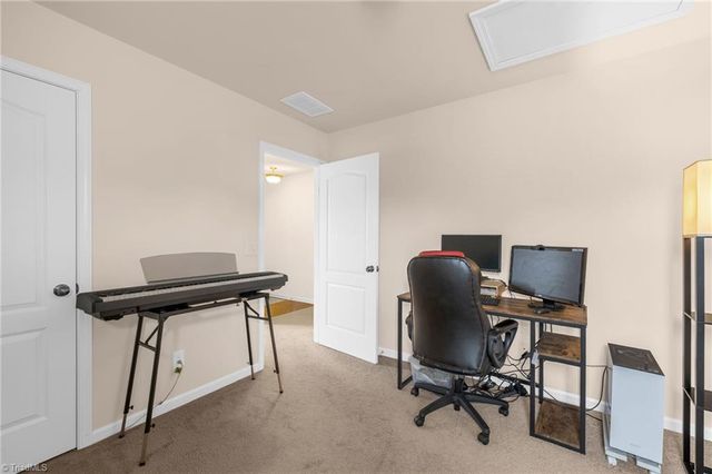 5703 Midstream Circle, Clemmons, NC 27012