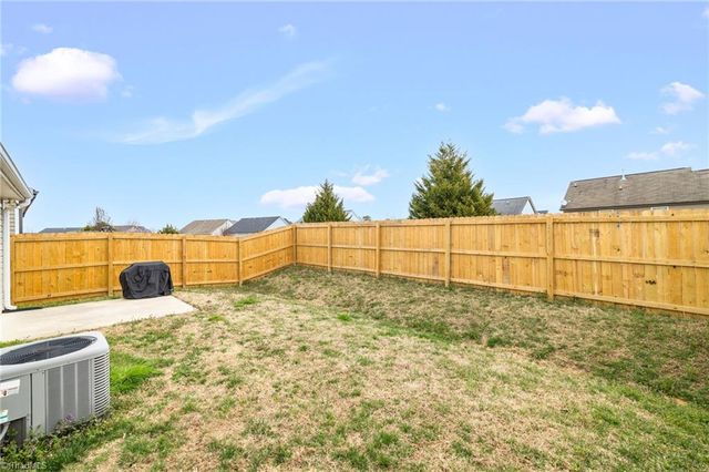 5703 Midstream Circle, Clemmons, NC 27012