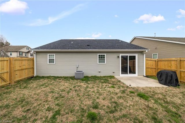 5703 Midstream Circle, Clemmons, NC 27012