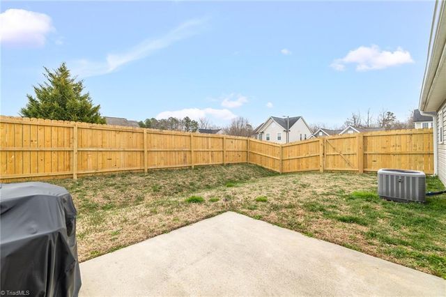 5703 Midstream Circle, Clemmons, NC 27012