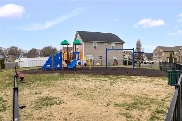 5703 Midstream Circle, Clemmons, NC 27012