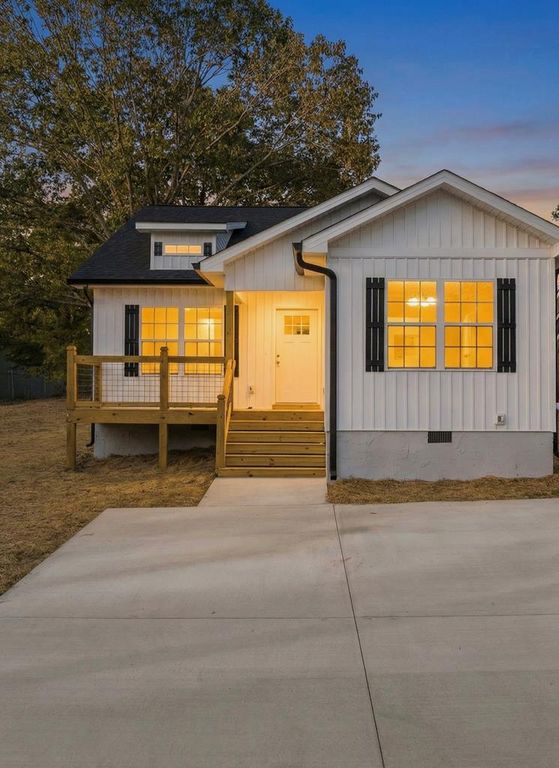 805 Willeve St, Dalton, GA 30721