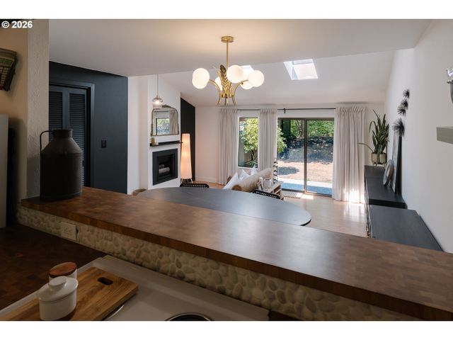 5729 Ne HAZEL DELL Ave B, Vancouver, WA 98663