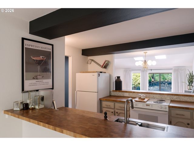 5729 Ne HAZEL DELL Ave B, Vancouver, WA 98663