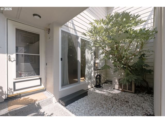 5729 Ne HAZEL DELL Ave B, Vancouver, WA 98663