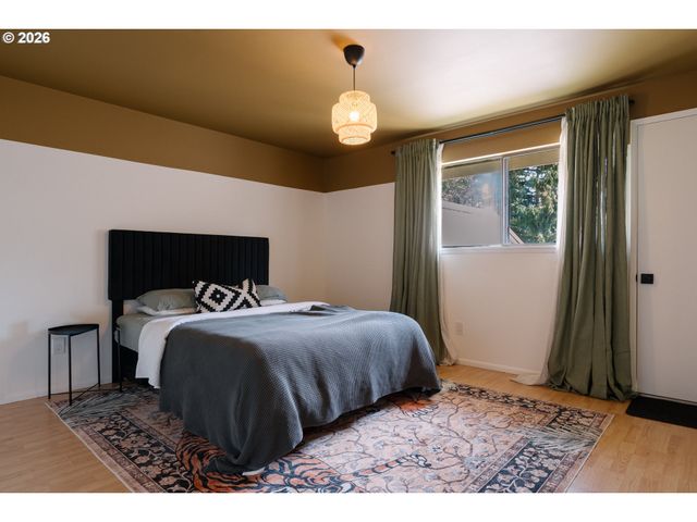 5729 Ne HAZEL DELL Ave B, Vancouver, WA 98663