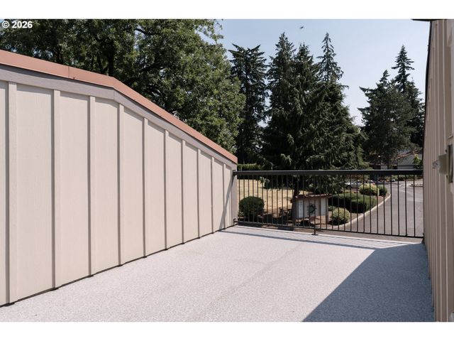 5729 Ne HAZEL DELL Ave B, Vancouver, WA 98663