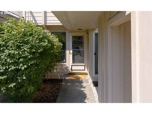 5729 Ne HAZEL DELL Ave B, Vancouver, WA 98663