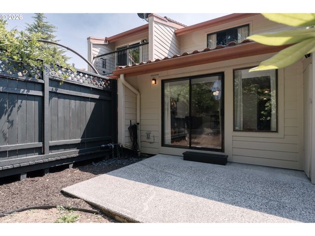 5729 Ne HAZEL DELL Ave B, Vancouver, WA 98663