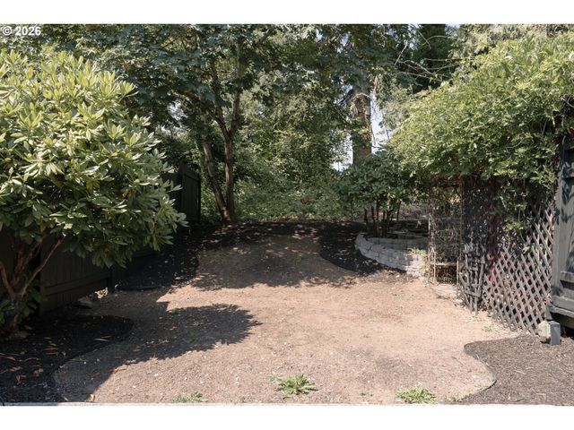 5729 Ne HAZEL DELL Ave B, Vancouver, WA 98663