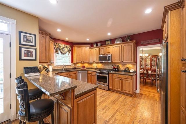 2124 York River Way, Suwanee, GA 30024