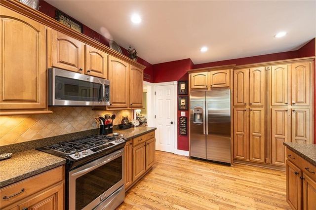 2124 York River Way, Suwanee, GA 30024