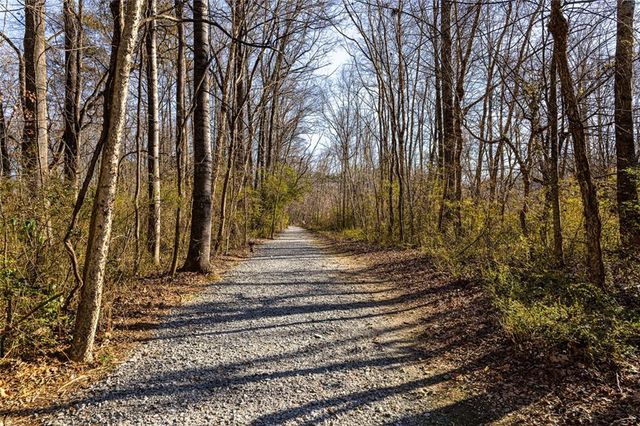 2124 York River Way, Suwanee, GA 30024