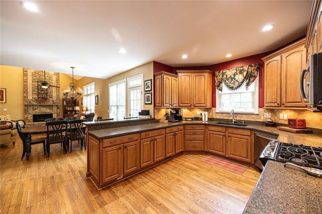 2124 York River Way, Suwanee, GA 30024