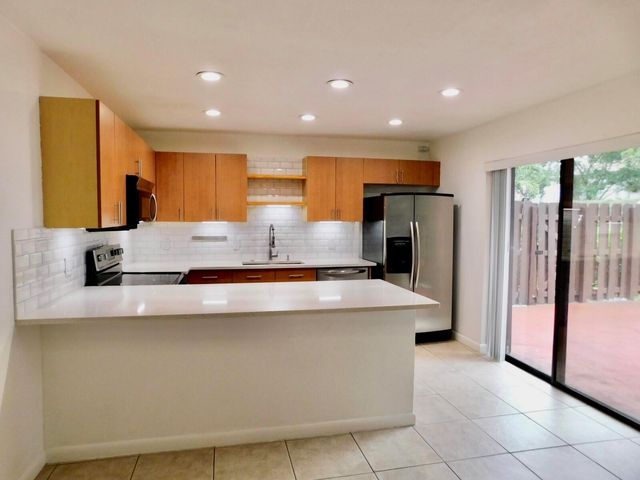 4155 Turnberry Circle 29, Lake Worth, FL 33467