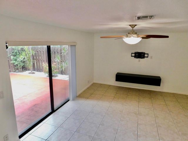 4155 Turnberry Circle 29, Lake Worth, FL 33467