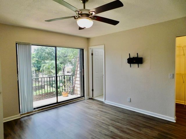 4155 Turnberry Circle 29, Lake Worth, FL 33467