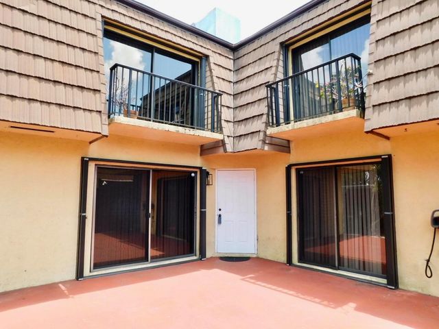 4155 Turnberry Circle 29, Lake Worth, FL 33467