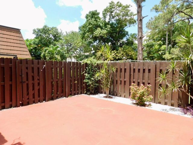 4155 Turnberry Circle 29, Lake Worth, FL 33467